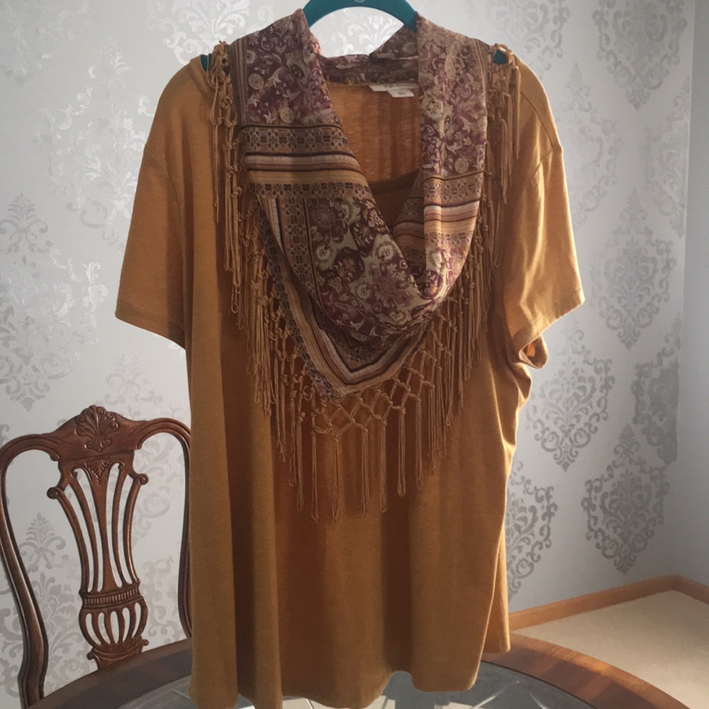 T-shirt and scarf